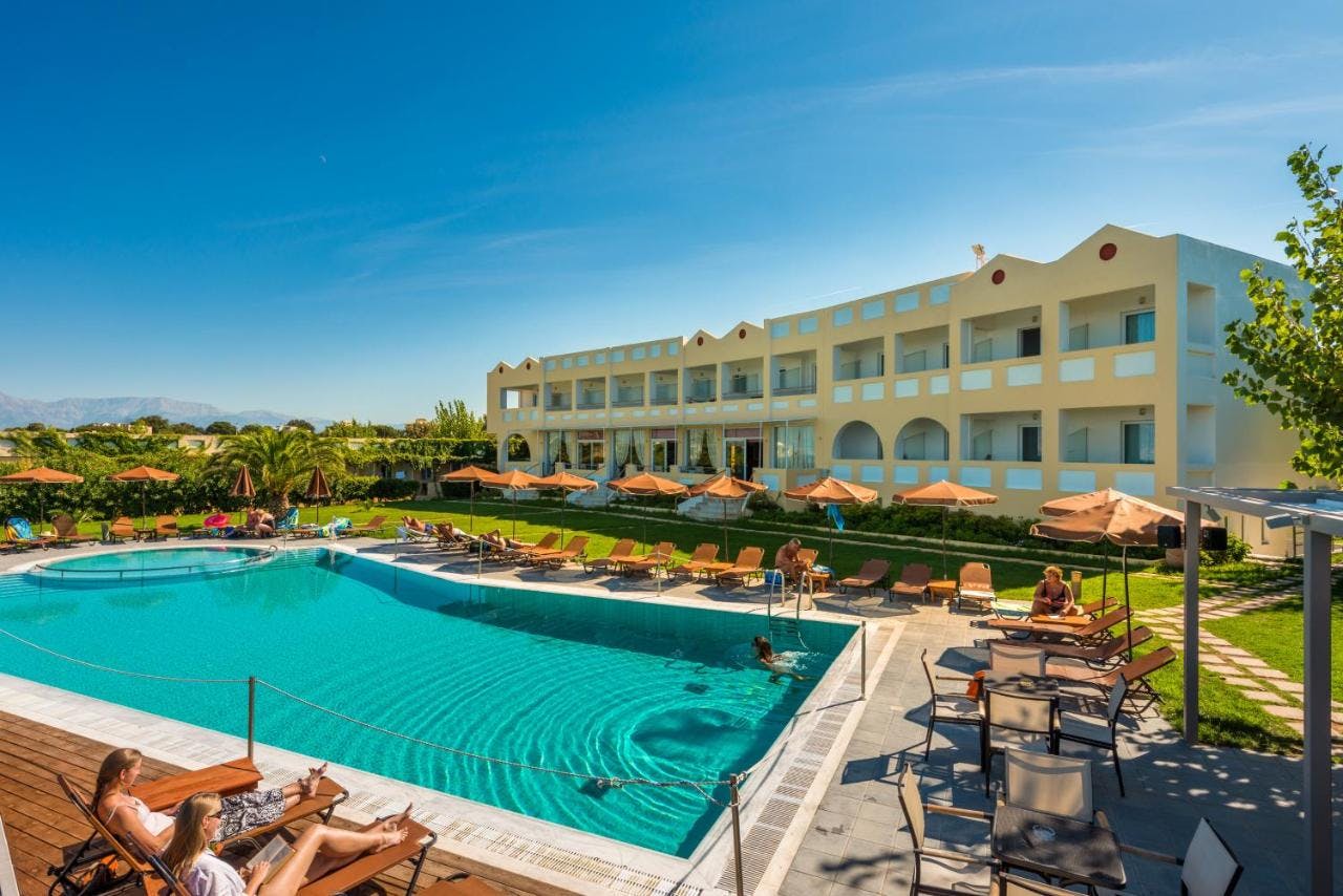 Poilsis Niforeika Beach Hotel & Bungalows 3* viešbutyje su vaizdu į jūrą