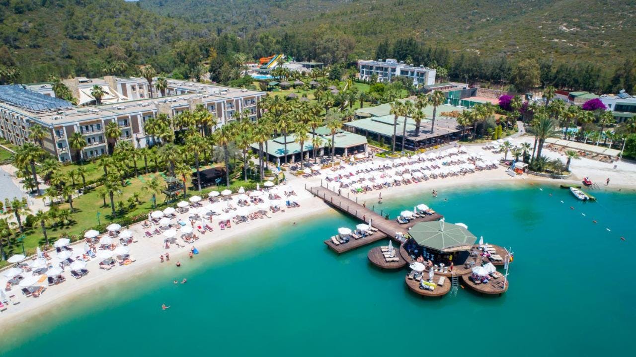 Vaizdingoje įlankoje įsikūręs Crystal Green Bay Resort & Spa 5* viešbutis jūsų nepakartojamoms atostogoms